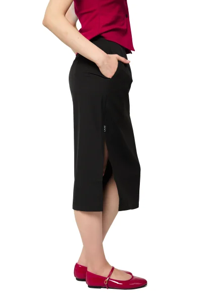 CHÂN VÁY BÚT CHÌ XẺ 1 BÊN ĐEN